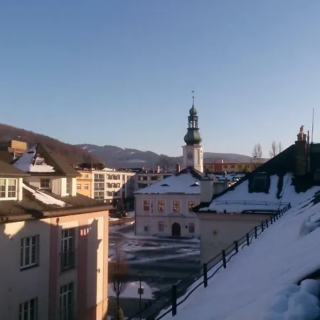 شقة Namesti Podkrovi *